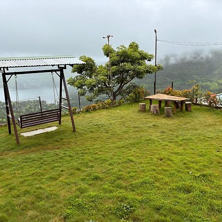 Paramount 3 Ac Bedrooms Hall Garden With Lake View Panchgani Eksteriør billede