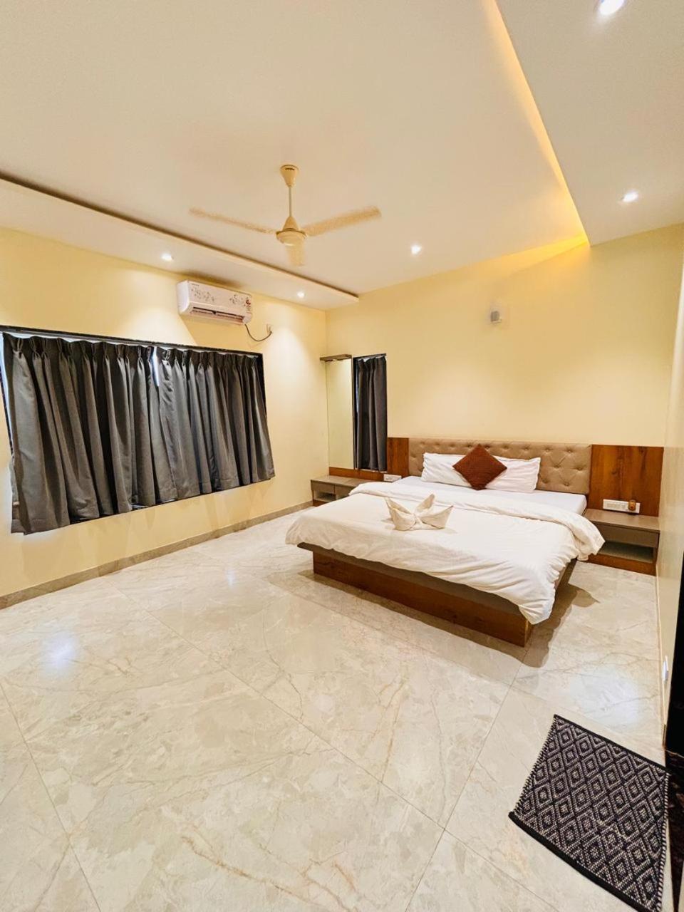 Paramount 3 Ac Bedrooms Hall Garden With Lake View Panchgani Eksteriør billede