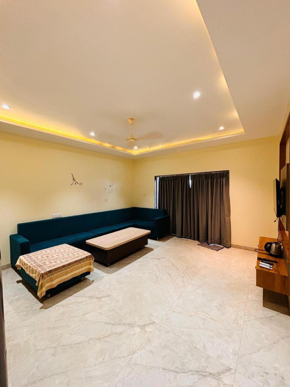 Paramount 3 Ac Bedrooms Hall Garden With Lake View Panchgani Eksteriør billede