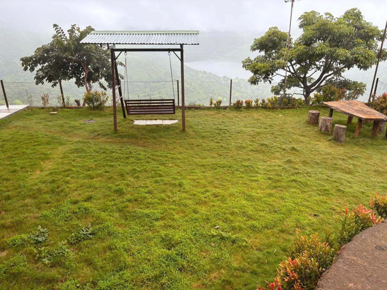 Paramount 3 Ac Bedrooms Hall Garden With Lake View Panchgani Eksteriør billede
