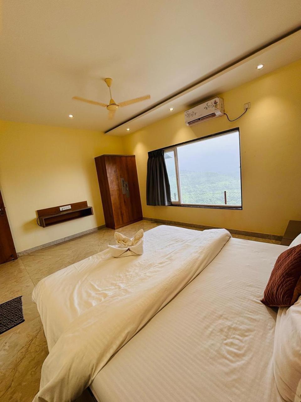 Paramount 3 Ac Bedrooms Hall Garden With Lake View Panchgani Eksteriør billede