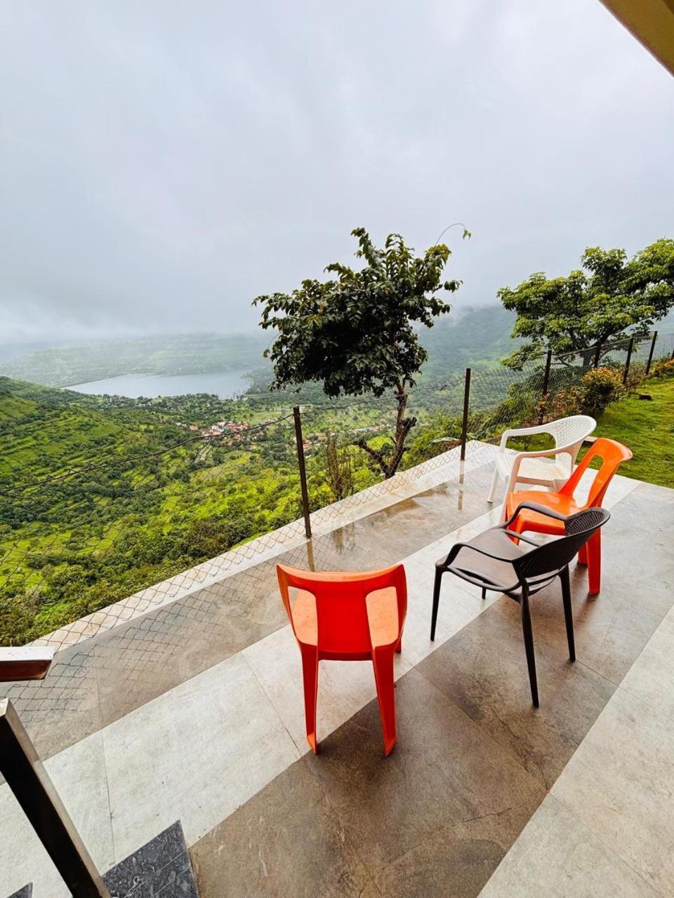 Paramount 3 Ac Bedrooms Hall Garden With Lake View Panchgani Eksteriør billede