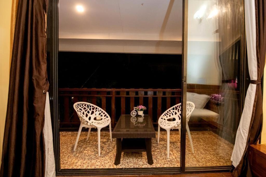 Paramount 3 Ac Bedrooms Hall Garden With Lake View Panchgani Eksteriør billede