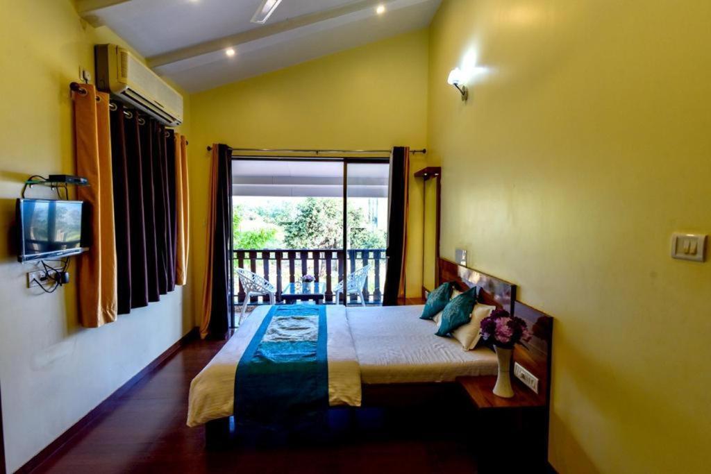 Paramount 3 Ac Bedrooms Hall Garden With Lake View Panchgani Eksteriør billede