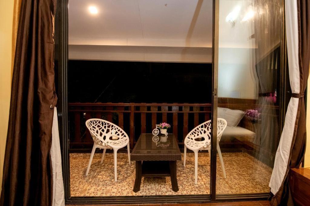 Paramount 3 Ac Bedrooms Hall Garden With Lake View Panchgani Eksteriør billede