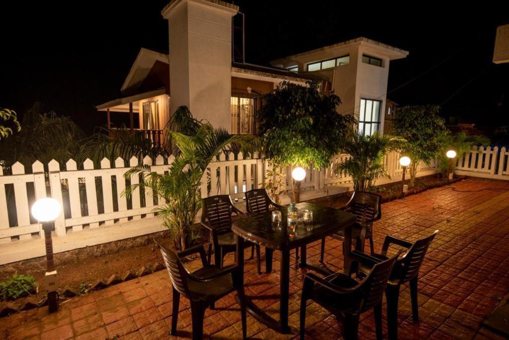 Paramount 3 Ac Bedrooms Hall Garden With Lake View Panchgani Eksteriør billede