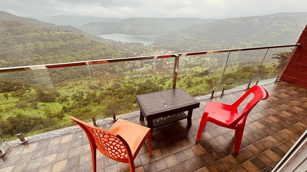Paramount 3 Ac Bedrooms Hall Garden With Lake View Panchgani Eksteriør billede