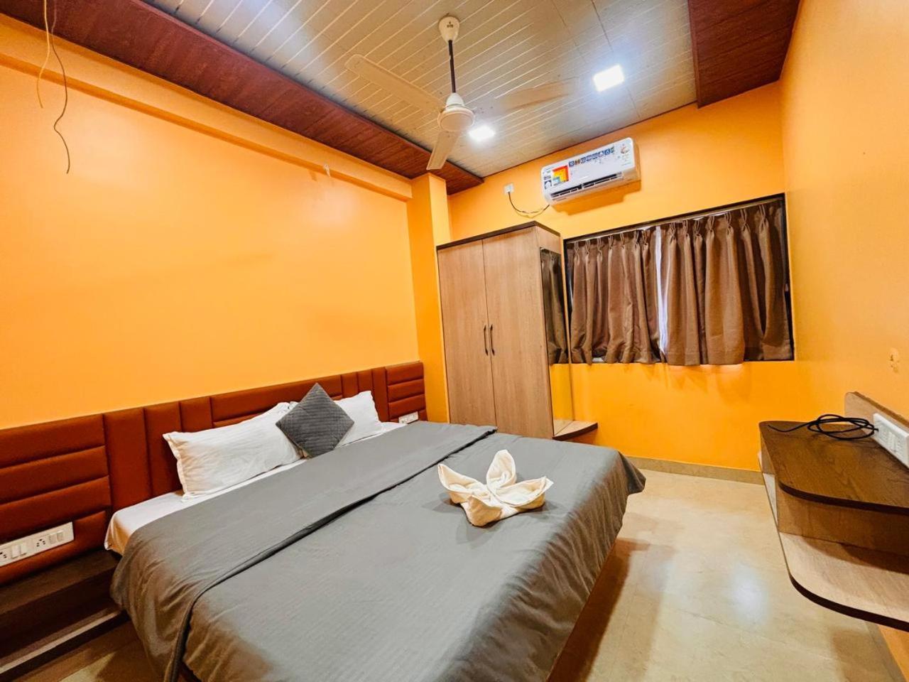 Paramount 3 Ac Bedrooms Hall Garden With Lake View Panchgani Eksteriør billede