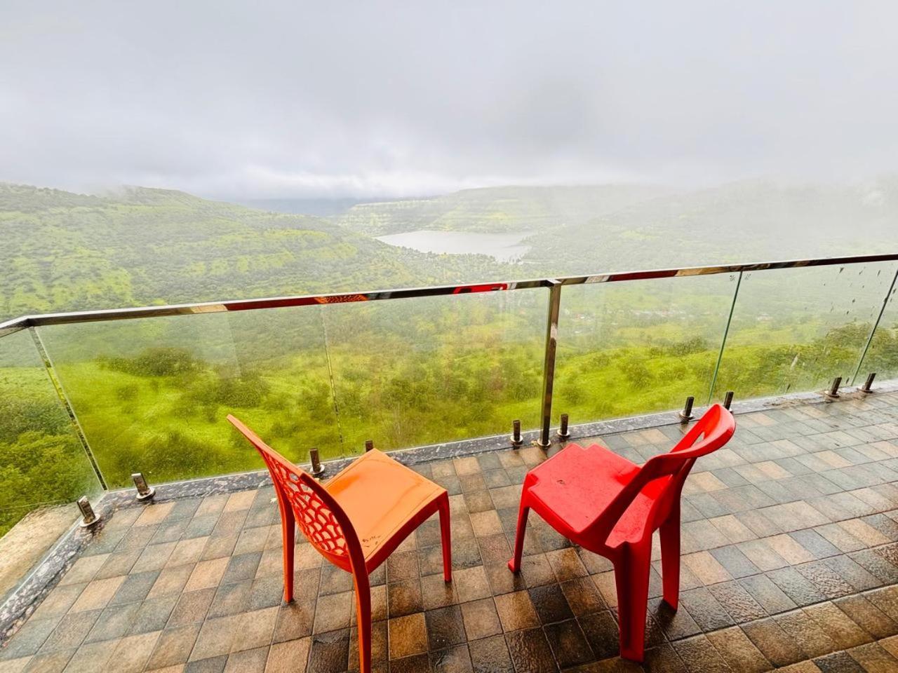 Paramount 3 Ac Bedrooms Hall Garden With Lake View Panchgani Eksteriør billede