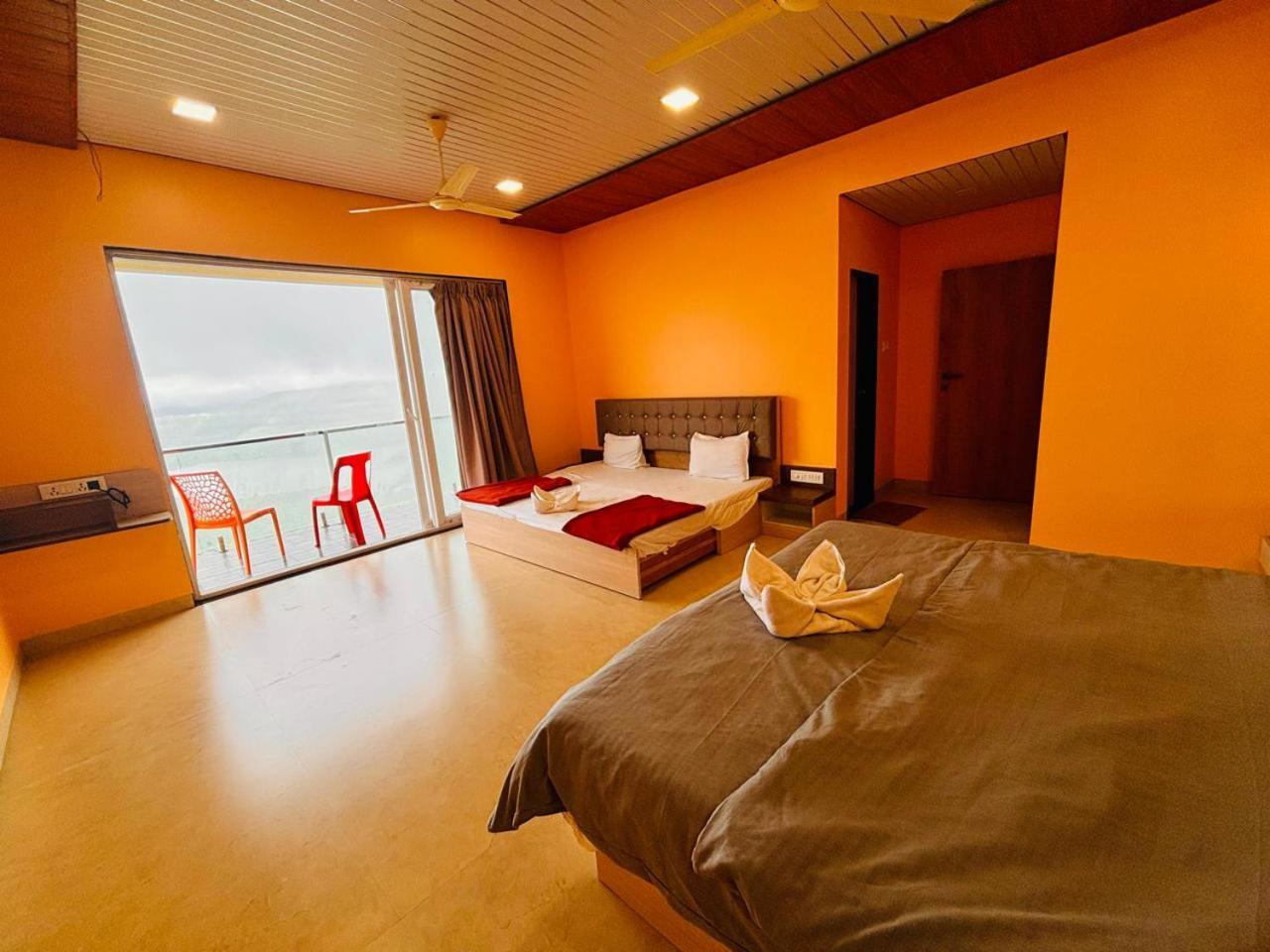 Paramount 3 Ac Bedrooms Hall Garden With Lake View Panchgani Eksteriør billede